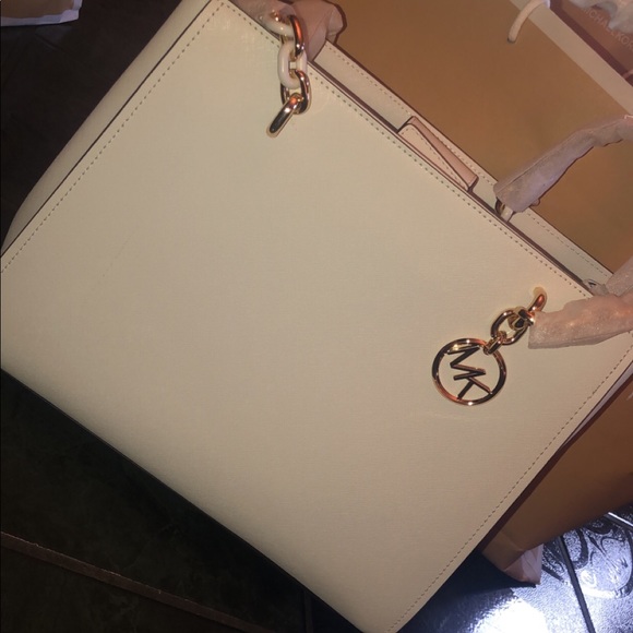 Sold - Picture 1 of 5